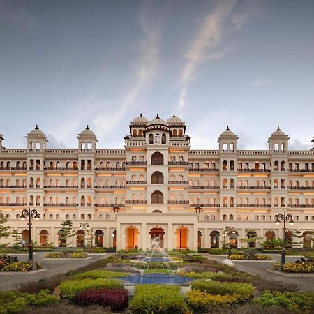 Uday Palace Navsari, A Member Of Radisson Individuals Exterior photo
