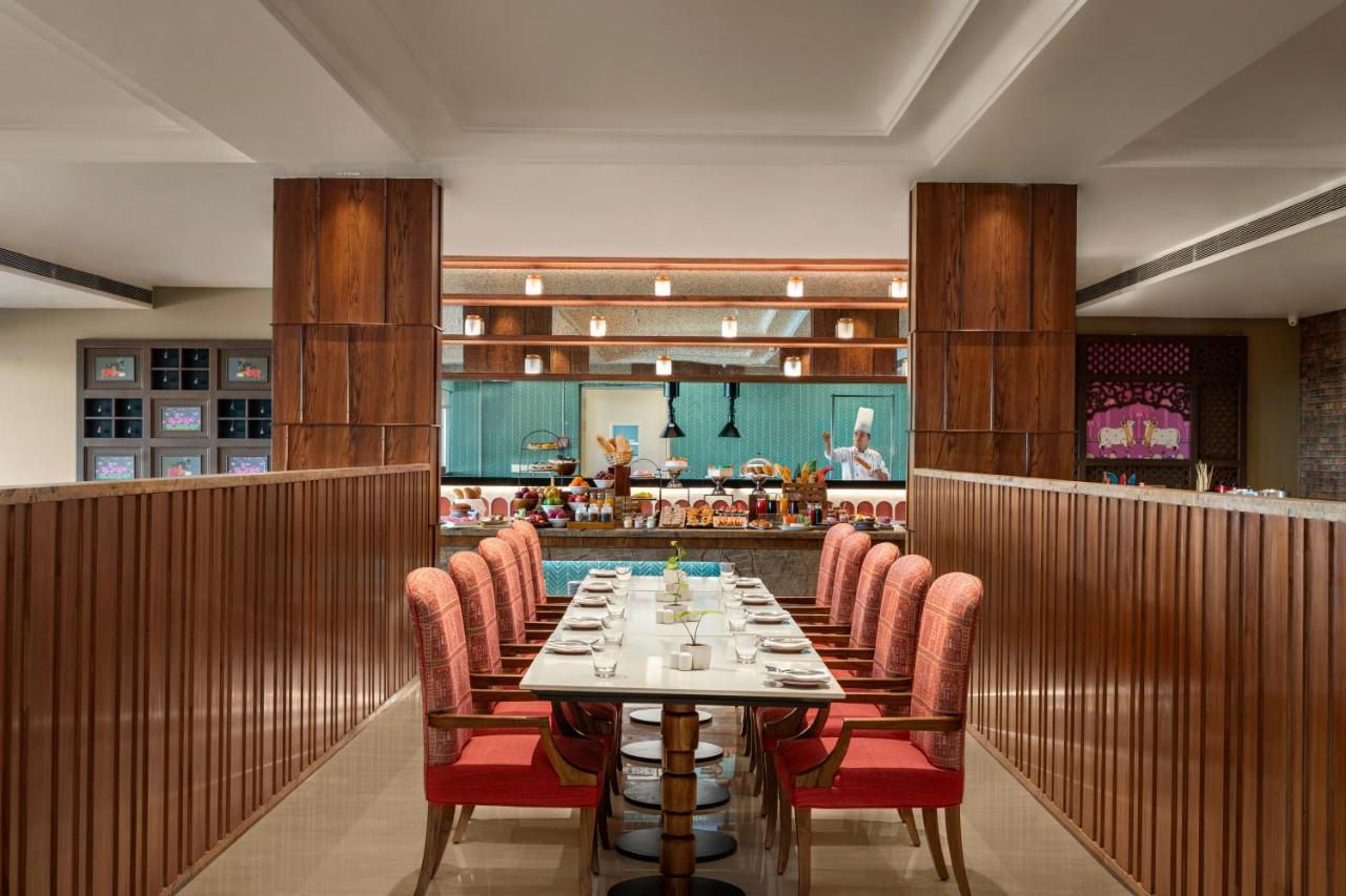 Uday Palace Navsari, A Member Of Radisson Individuals Exterior photo
