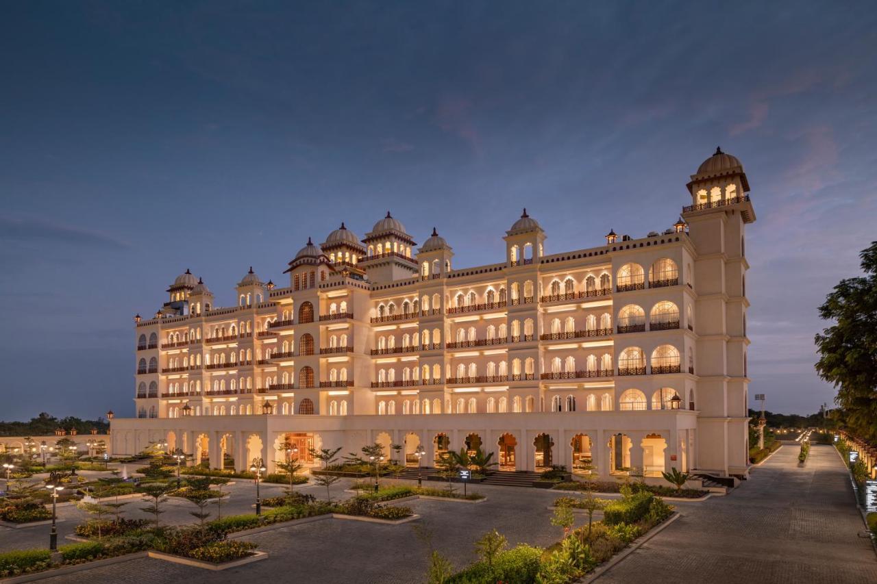 Uday Palace Navsari, A Member Of Radisson Individuals Exterior photo