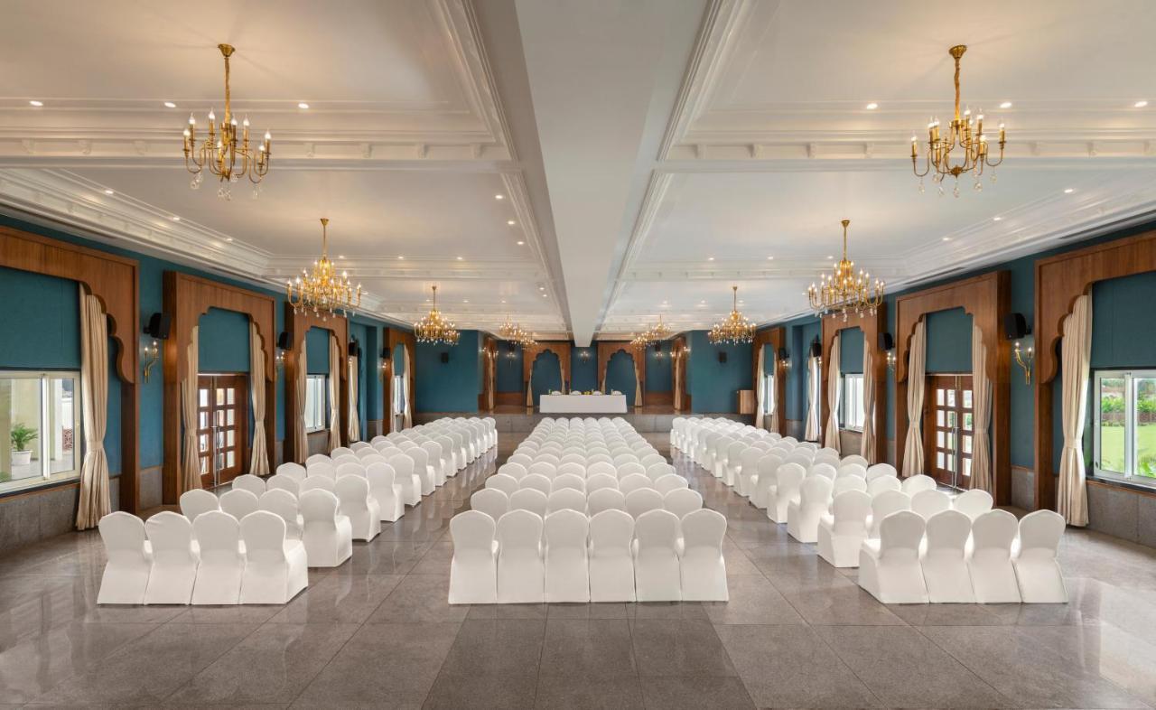 Uday Palace Navsari, A Member Of Radisson Individuals Exterior photo