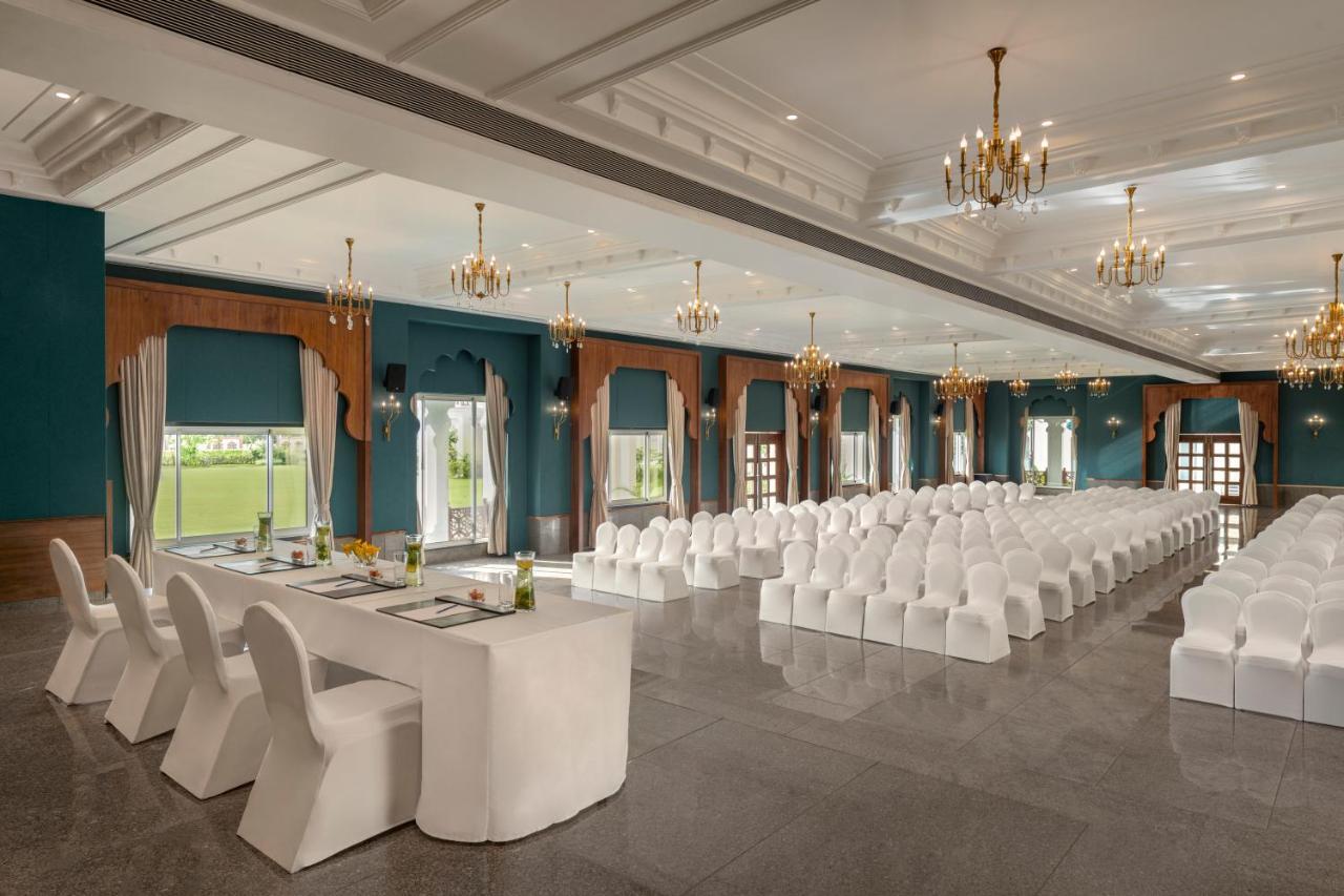Uday Palace Navsari, A Member Of Radisson Individuals Exterior photo