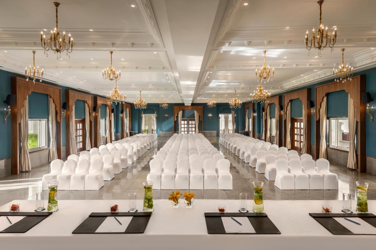 Uday Palace Navsari, A Member Of Radisson Individuals Exterior photo