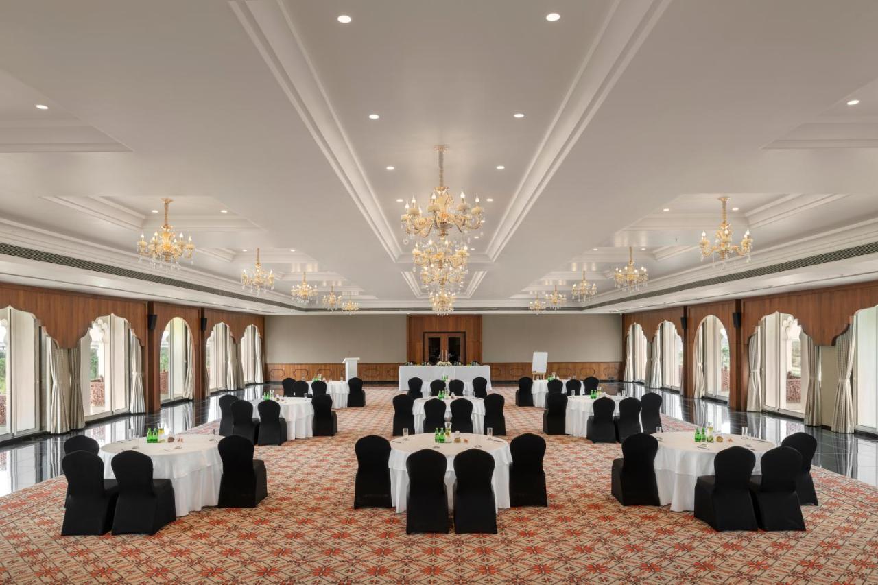Uday Palace Navsari, A Member Of Radisson Individuals Exterior photo